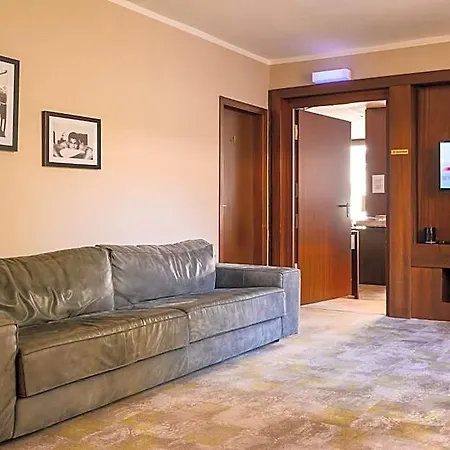 Kaspar Garni Hotel